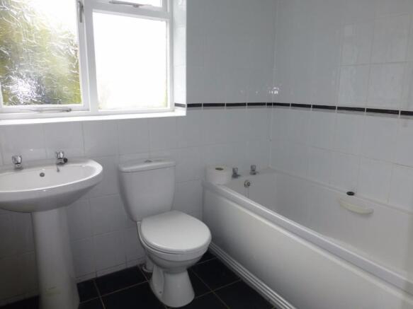 FAMILY BATHROOM