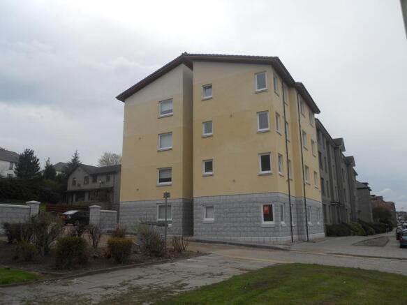 645d Great Northern Road - Exterior