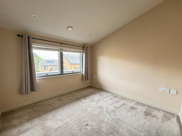 Master Bedroom (1...