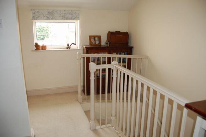 FIRST FLOOR LANDING