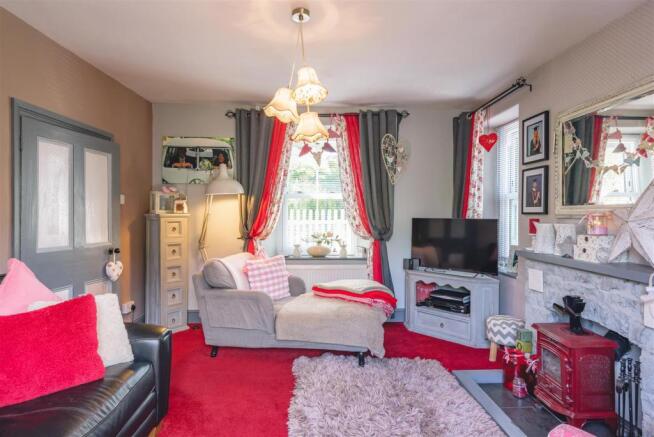 Rose Cottage, Croesyceiliog-2.jpg