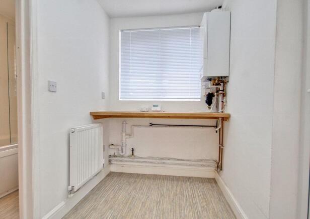 2 bed House to rent Image 6