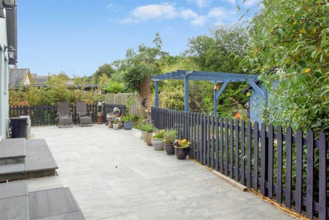 Patio pic 2.jpg