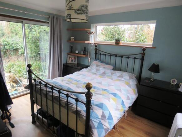 bed 4 family room.JP