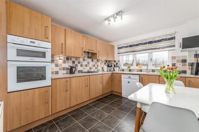 Kitchen/Dining Area