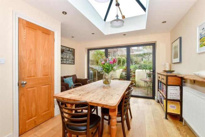 Kitchen/ Lounge/ Diner