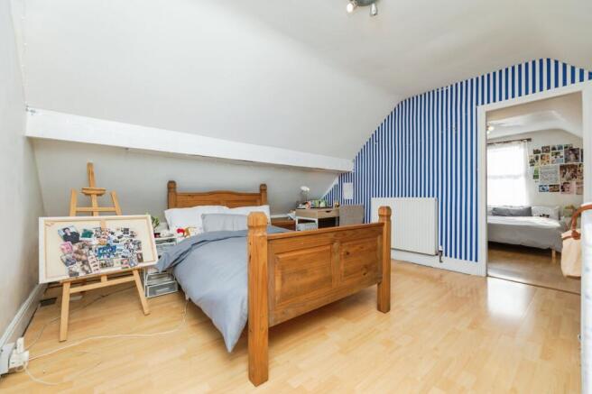 4 bed Detached for sale Image 9