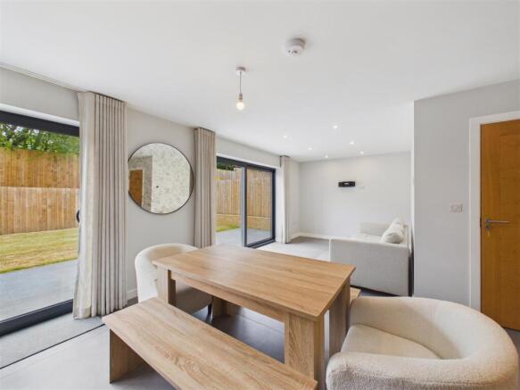 4 bed Detached for sale Image 5