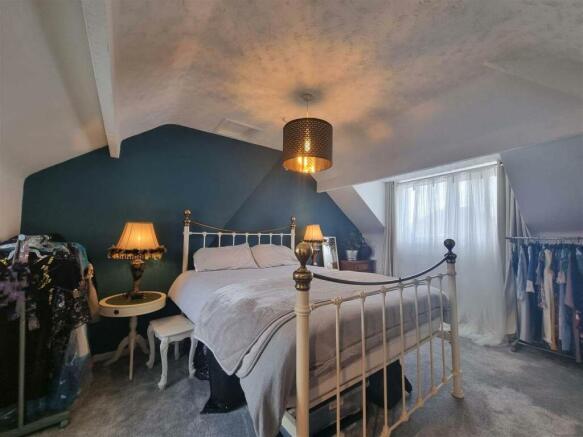 LOFT ROOM