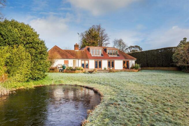 house. Partnership Shere