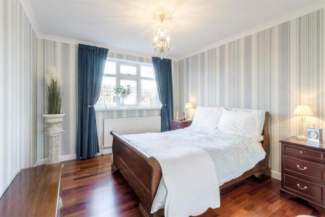 3 River Drive  Atherstone