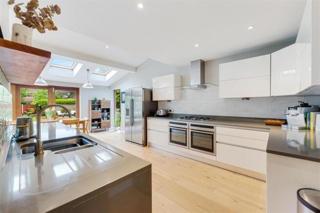 Manor Close, Wilmslow photo 4