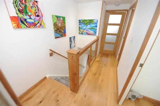 3 bed Town House for sale Image 11