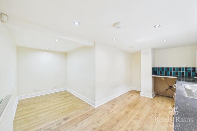 1 bed Terraced to rent Image 9