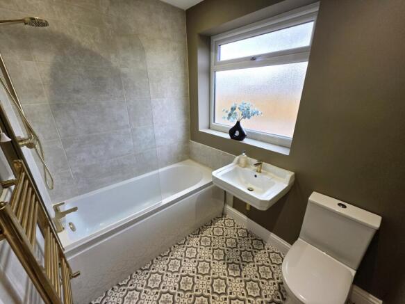 2 bed Bungalow for sale Image 6