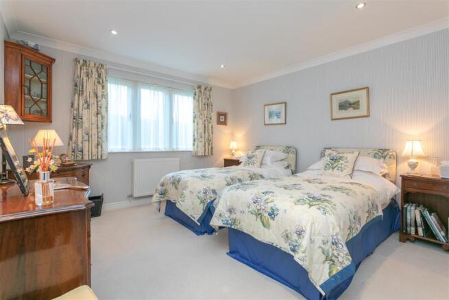 BEDROOM 1a.jpg