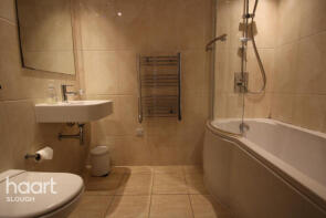 25, Rivington Apartments, Railway Terrace, Slough SL2 5FQ