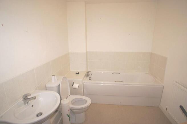 Bathroom.JPG