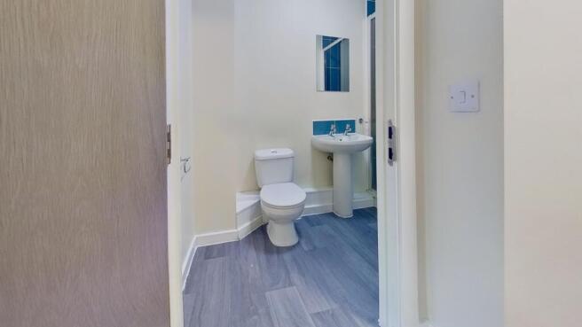 225-Avalon-Court-Bathroom