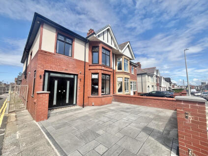 Shaftesbury Avenue, North Shore, FY2