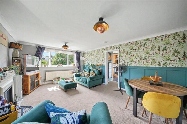 3 bed Apartment for sale Image 8