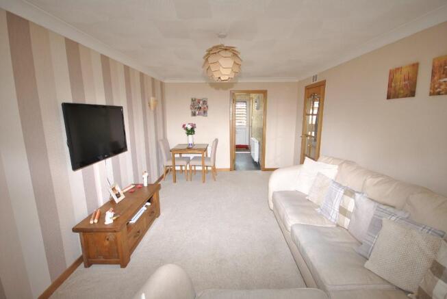 LOUNGE DINING ROOM