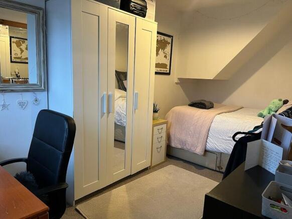 4 Bedroom End of Terrace - HMO