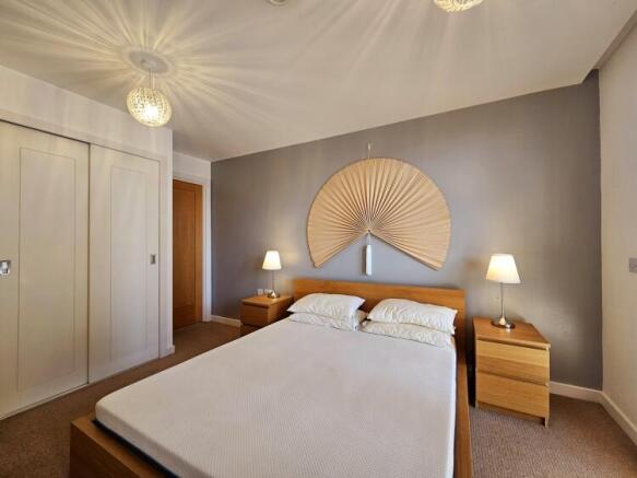 2 bed Apartment to rent Image 8