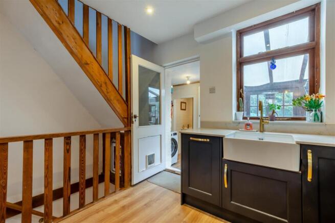 8705005-interior04.jpg