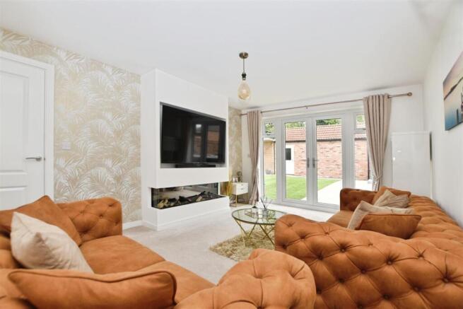 4 bed Detached for sale Image 7