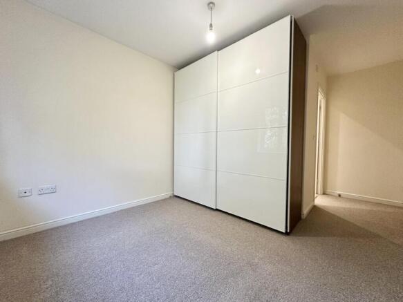2 bed Apartment to rent Image 10