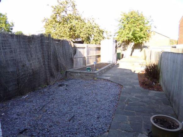 garden (angle 2)