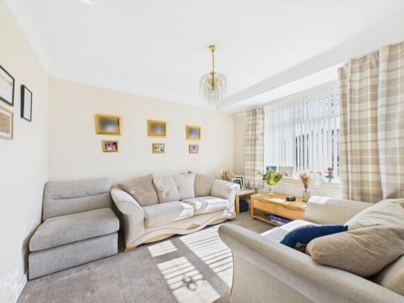 CAM02386G0-PR0124-STILL031