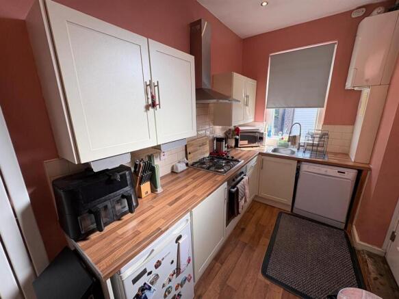 4 bed Terraced for sale Image 6