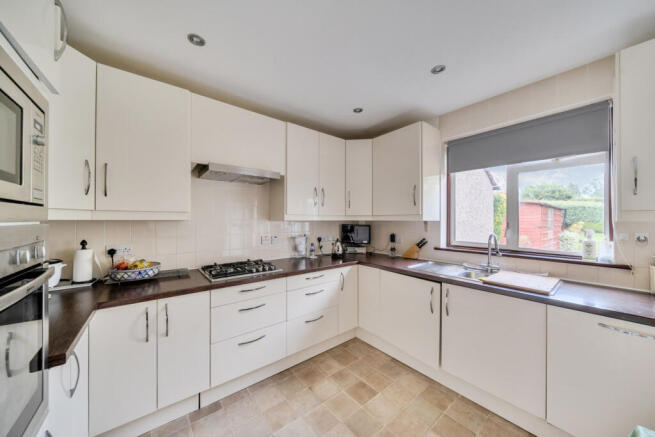 1374445-14-690a11...