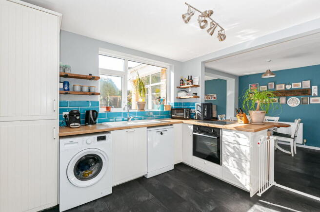3 bed Semi-Detached for sale Image 7