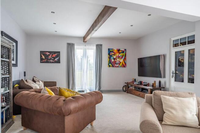 4 bed Detached for sale Image 5