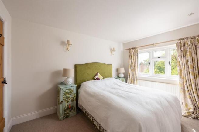 3 bed House for sale Image 10