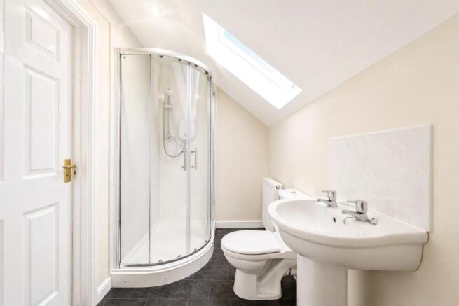 3 bed Terraced to rent Image 9