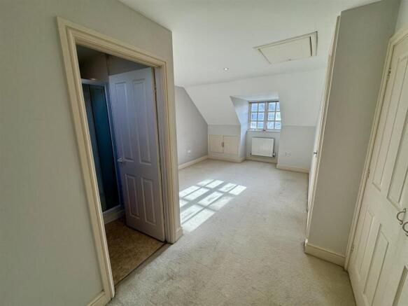 Bedroom 1 (2/2)