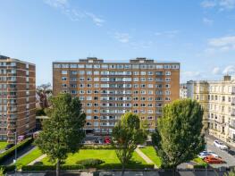 59, Coombe Lea, Grand Avenue, Hove BN3 2NE