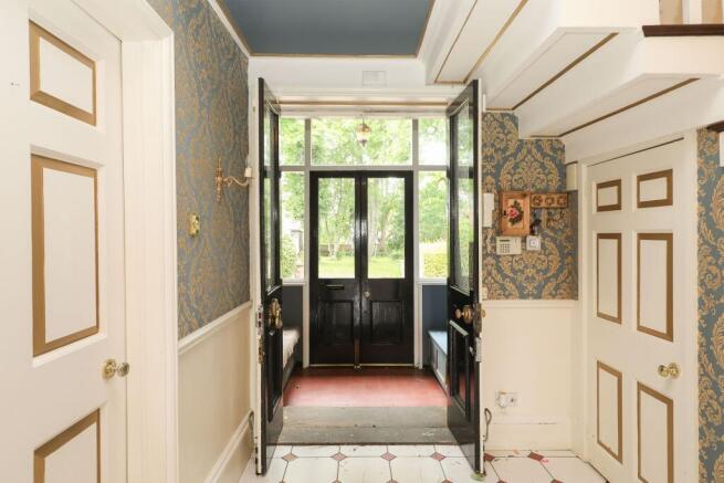 5 bed Semi-Detached for sale Image 7