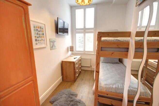 2 bed Flat for sale Image 5