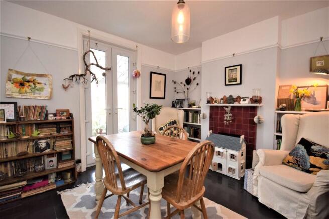 DINING RM.JPG
