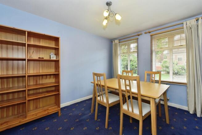 4 bed Detached for sale Image 7