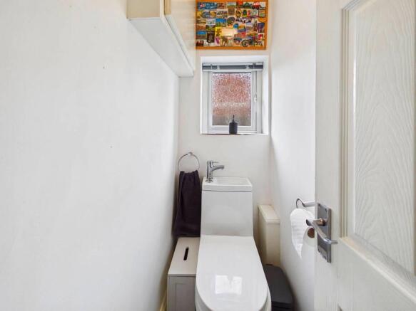 3 bed Semi-Detached for sale Image 11