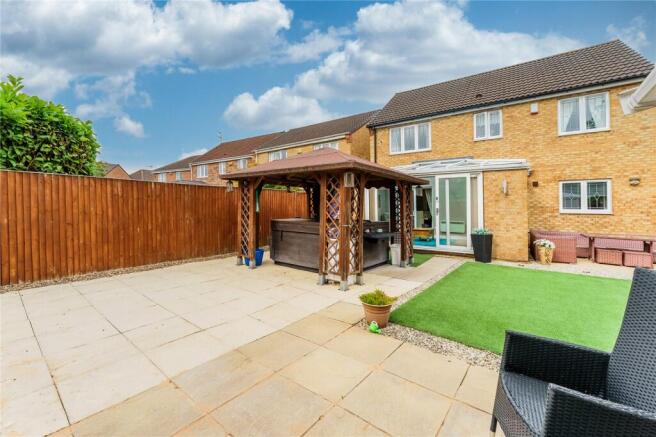 4 bed Detached for sale Image 12