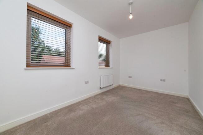 2 bed Semi-Detached for sale Image 8