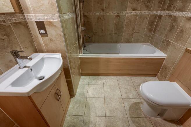 2 bed Apartment for sale Image 6