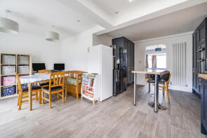 34, Priory Close, Denham UB9 5AT